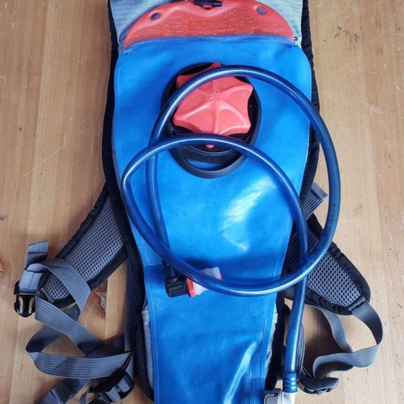 Blue Jan Sport Nalgene hydration pack with bladder - Picture 5 of 5